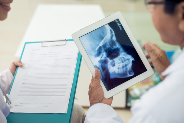 Radiographie du crâne
 - Photo, image