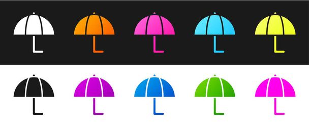 Definir ícone guarda-chuva isolado no fundo preto e branco. Conceito de seguro. Ícone impermeável. Protecção, segurança, conceito de segurança. Vetor. - Vetor, Imagem