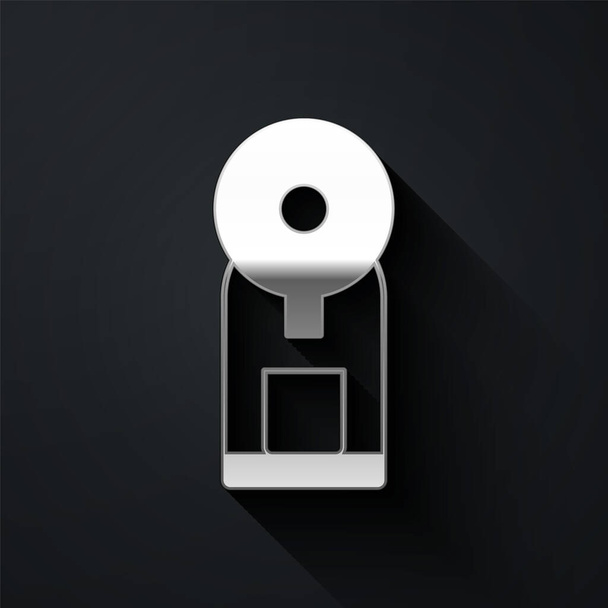 Silver Smart kávovar systém ikona izolované na černém pozadí. Internet věcí koncept s bezdrátovým připojením. Dlouhý stínový styl. Vektor. - Vektor, obrázek