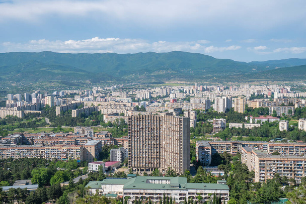 Lakóterület Tbiliszi, többszintes épületek Gldani és Mukhiani. Grúzia - Fotó, kép