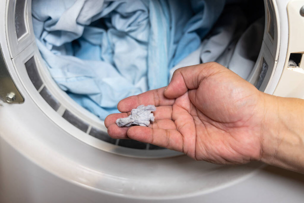 Ruční držadlo odstraněno z filtru prádelny - Fotografie, Obrázek
