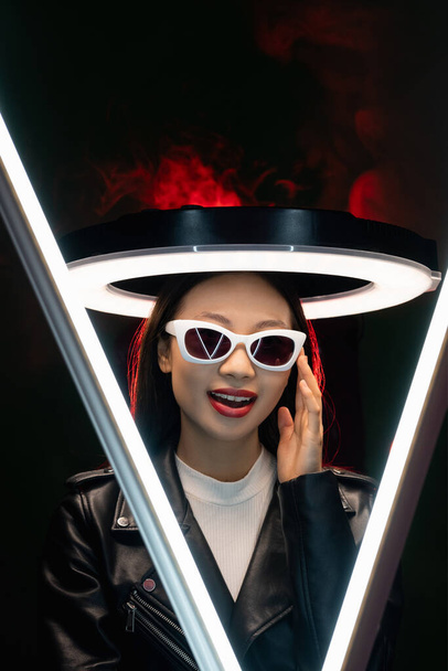 tech fashion cyberpunk people neon girl in glasses - Foto, Imagem