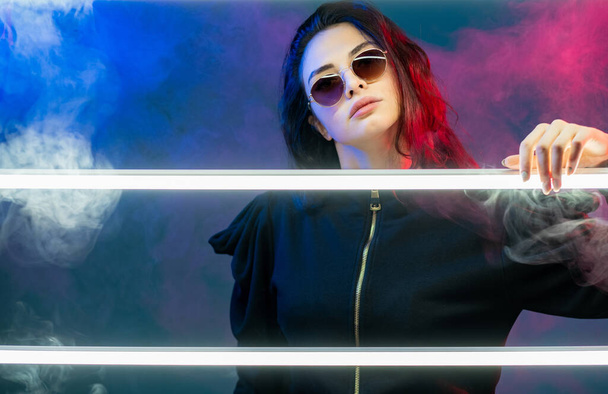 vaporwave party cyberpunk woman in neon smoke - Zdjęcie, obraz