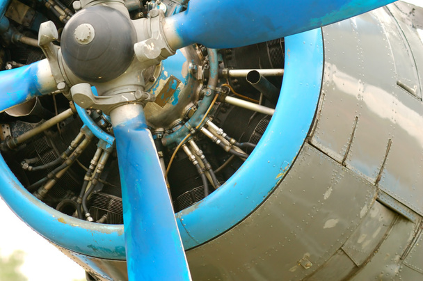 Avión viejo con hélice
 - Foto, Imagen