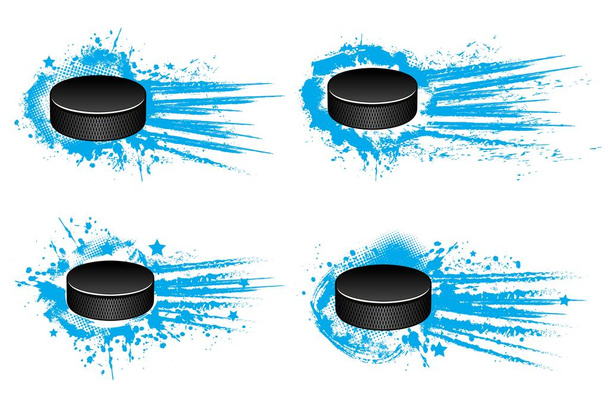 Хоккей шайбы векторный дизайн с оборудованием зимних спортивных игр. Черные резиновые шайбы на гранж синий фон каток с брызгами краски, половинчатый узор, движения тропы и звезды - Вектор,изображение