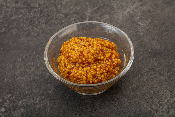 Salsa di senape di Digione con semi nella ciotola - Foto, immagini