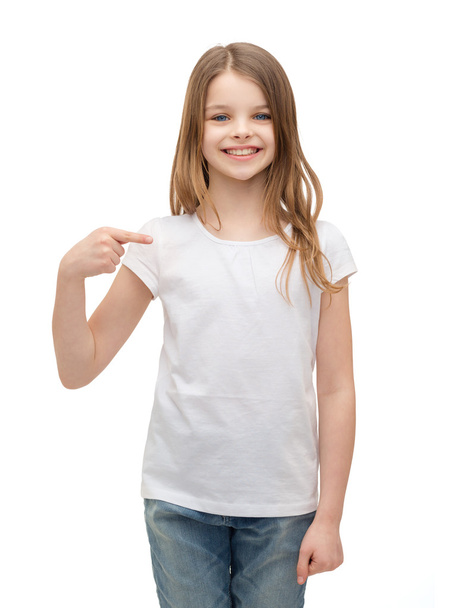 smiling little girl in blank white t-shirt - Φωτογραφία, εικόνα