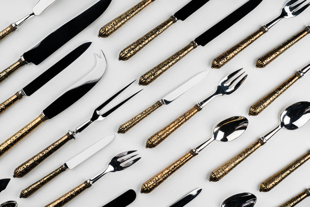 Background of cutlery, set of cutlery on white background - Foto, afbeelding