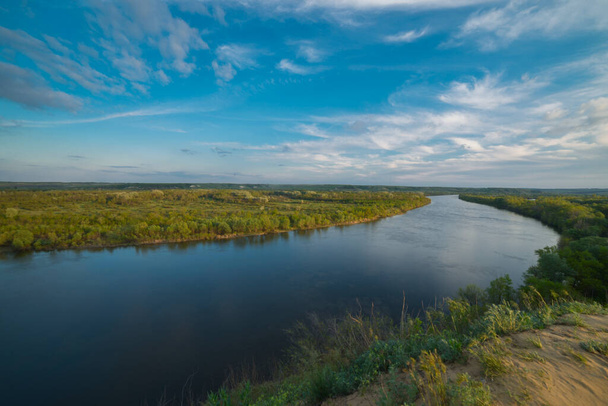 prachtig uitzicht op de rivier - Foto, afbeelding