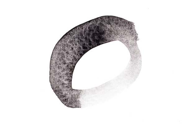 Dessin aquarelle de couleur noire en forme de pinceau rond ou de bannière sur fond papier blanc - Photo, image