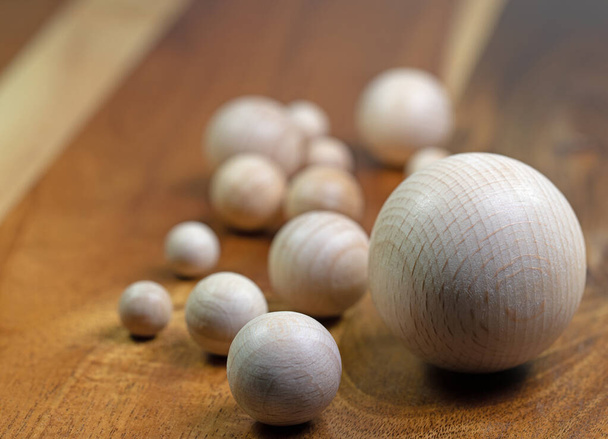 Various wooden balls in close-up - Φωτογραφία, εικόνα