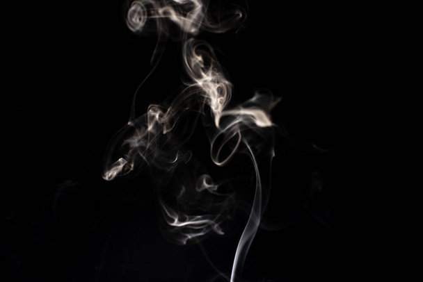 cloud of white smoke on black background - Fotoğraf, Görsel