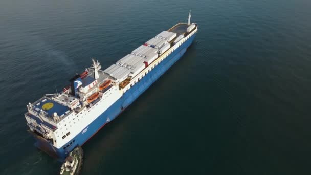 aerial view of the ship Cargo ship entering the port aerial filming 4K video - Footage, Video