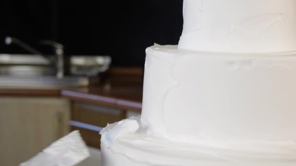 Cake crème applicatie taart maken proces in close-up - Video