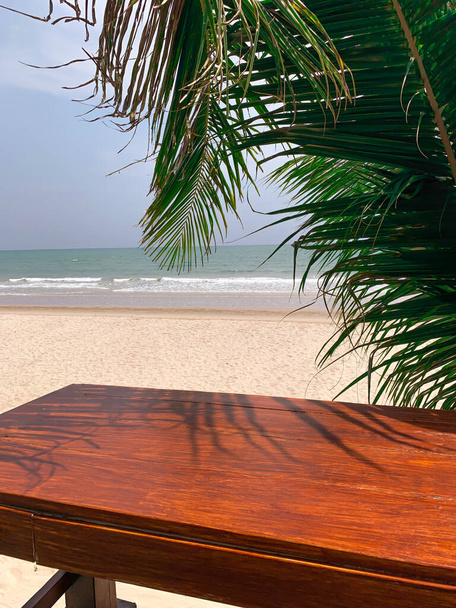 Тераса на тропічному пляжі
 - Фото, зображення