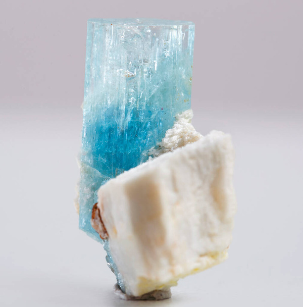 aquamarine mineral specimen stone rock geology gem  - Fotografie, Obrázek
