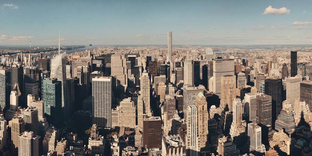 Νέα Υόρκη στο κέντρο της πόλης ορίζοντα με ουρανοξύστες και αστικό τοπίο cityscape πανόραμα. - Φωτογραφία, εικόνα