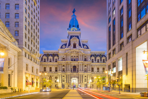 Edificio histórico del Ayuntamiento de Filadelfia en Twiligh - Foto, Imagen