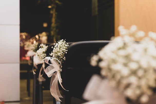 Букет цветов на свадьбе. - Фото, изображение