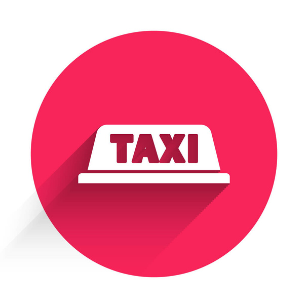Ikone des weißen Taxiwagens isoliert mit langem Schatten. Roter Kreis Knopf. Vektorillustration. - Vektor, Bild