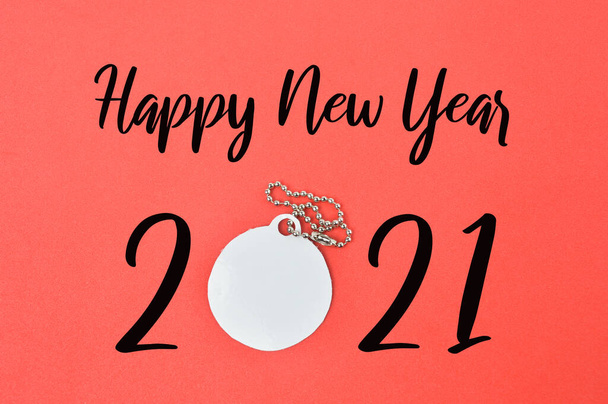 Šťastný Nový rok 2021 znění napsáno na červeném pozadí - Fotografie, Obrázek