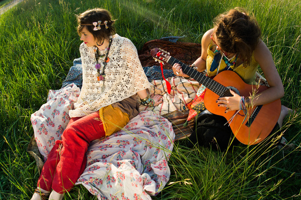 Gente del festival - tocando música
 - Foto, imagen
