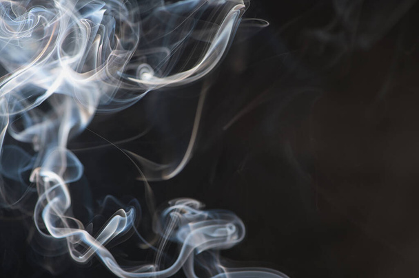 цветная фотография с дымом с копировальным пространством - Фото, изображение