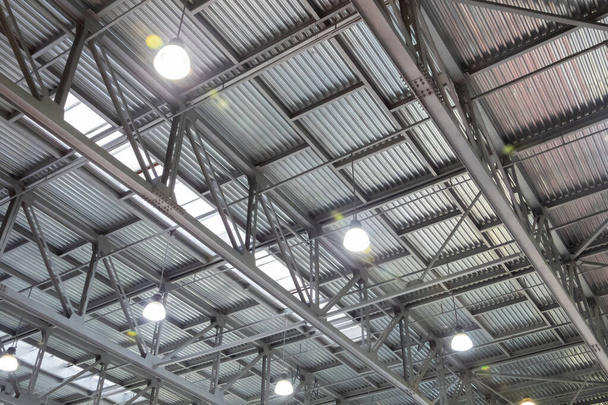 Pavillon plafond avec lumières allumées, vue intérieure - Photo, image