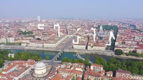 Turín, Itálie. Let nad městem. Vittorio Veneto náměstí, Katolický farní kostel Gran Madre Di Dio. 4K - Záběry, video