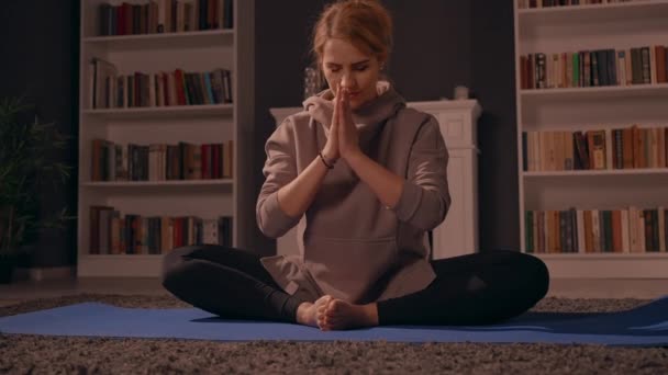 meditazione rilassante a casa - Filmati, video