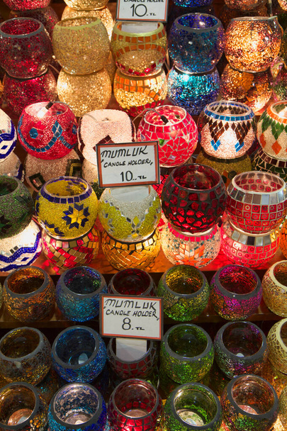 Türkei, Istanbul, Großer Basar (Kapalicarsi), handgefertigte türkische Kerzenständer - Foto, Bild