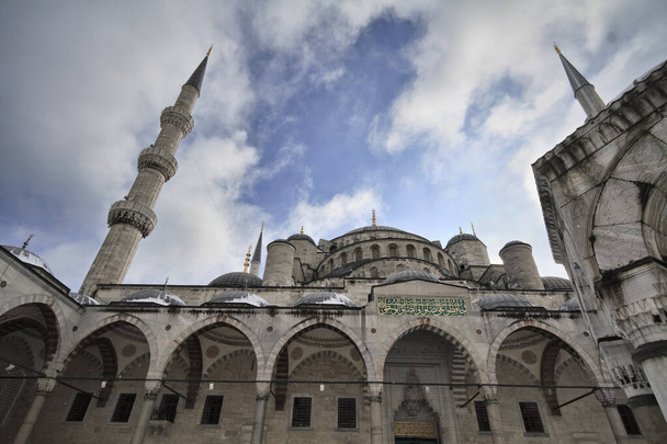 Törökország, Isztambul, a Szultánság Császári Mecset, más néven a Kék Mecset (épült a 17. században az építész Mehmet - Fotó, kép