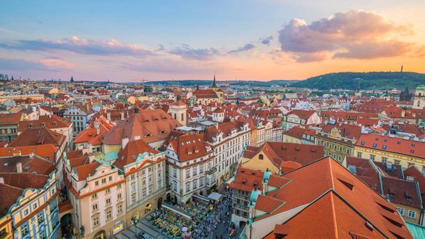 Famosa imagen icónica del perfil urbano de Praga en la República Checa - Foto, Imagen