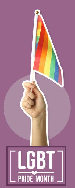 Χέρι με σημαία ουράνιο τόξο και κείμενο LGBT PRIDE ΜΗΝΑ σε φόντο χρώμα - Φωτογραφία, εικόνα