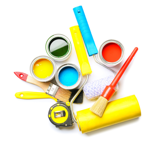 Plechovky barev a nástrojů na bílém pozadí - Fotografie, Obrázek