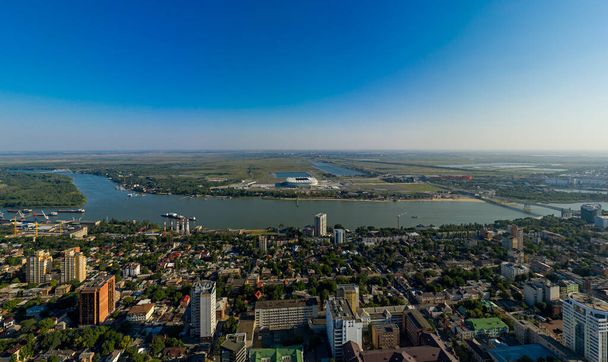 Rostov-on-Don, Rusland. Zomer stad panorama vanuit de lucht, Luchtfoto - Foto, afbeelding