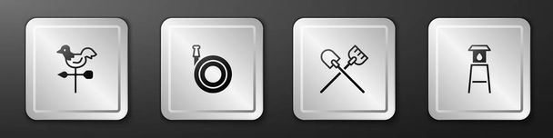 Set Rooster weervaan, tuinslang, schop en watertoren icoon. Zilveren vierkante knop. Vector - Vector, afbeelding