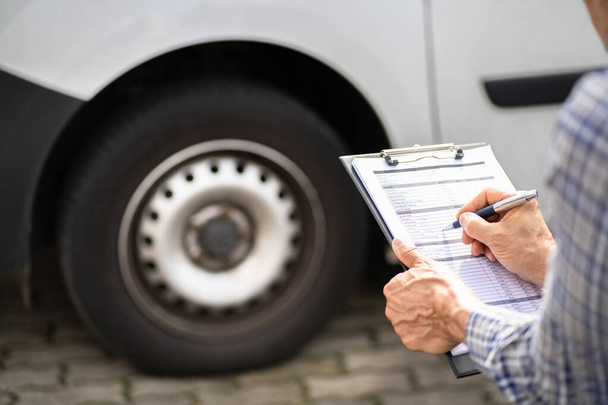 Vehicle Safety Inspection And Car Tire Check - Foto, Bild