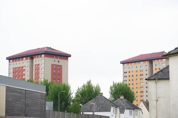Appartement de grande hauteur dans un quartier résidentiel défavorisé de Glasgow - Photo, image