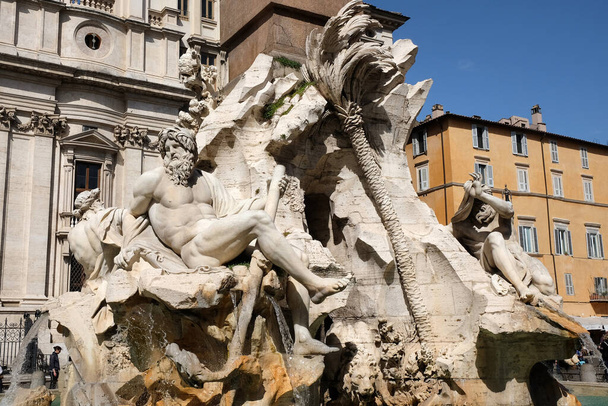 Piazza Navona, ist der Brunnen der vier Flüsse Rom, Italien - Foto, Bild