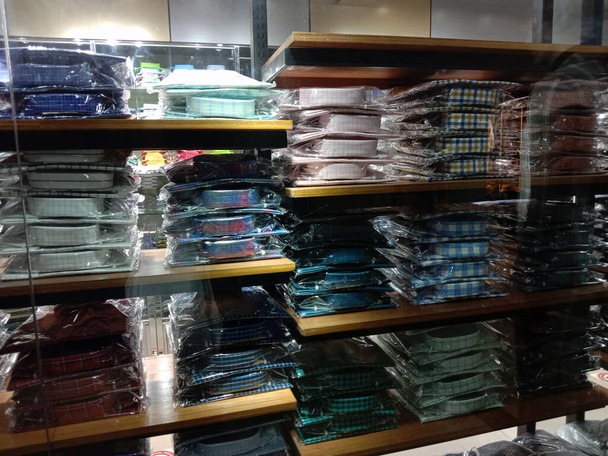 többszínű férfi ing készlet eladó - Fotó, kép
