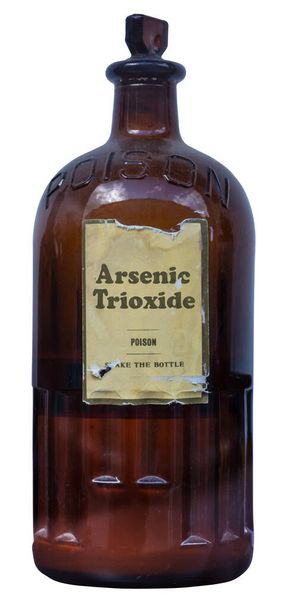 Ročník skleněná láhev obsahující smrtící jed, oxid arsenitý - Fotografie, Obrázek
