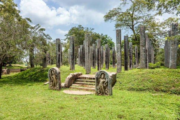 Ruins of Anuradhapura in Sri Lanka. - Foto, Imagem