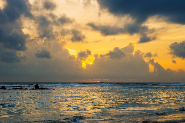 sunrise over the Indian ocean shore. - Fotografie, Obrázek