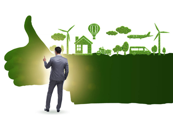 Концепция зеленой среды с бизнесменом - Фото, изображение