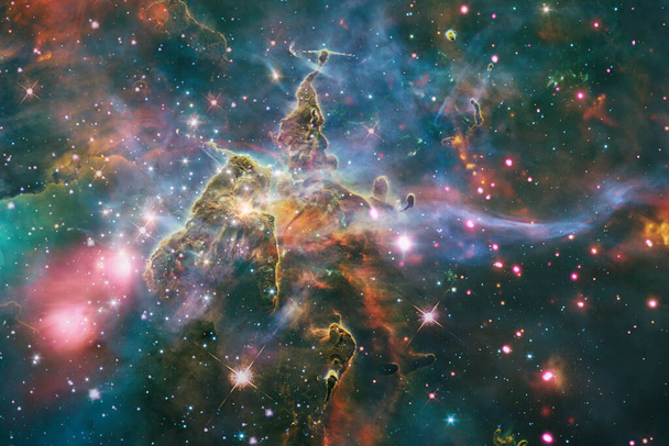Cosmos coloridos com poeira estelar e forma leitosa. Galáxia de cores mágicas. Universo infinito e noite estrelada.Elementos desta imagem fornecidos pela NASA - Foto, Imagem