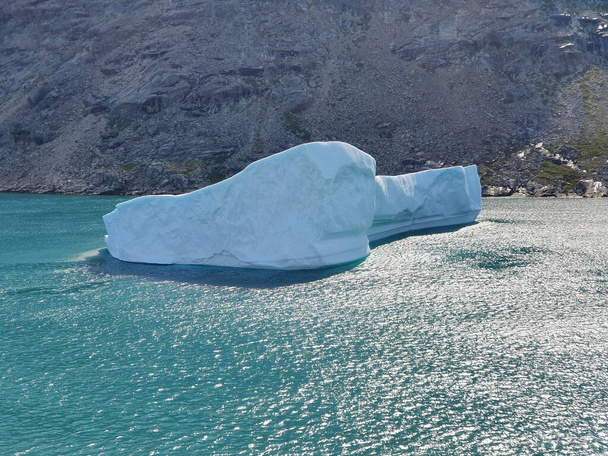 jäävuori prinssi Christian Sundissa, Grönlannissa - Valokuva, kuva