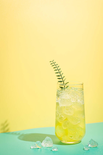 Summer tropical cocktail - Foto, Imagen