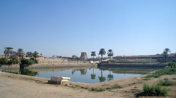 święte jezioro w Karnaku - Zdjęcie, obraz
