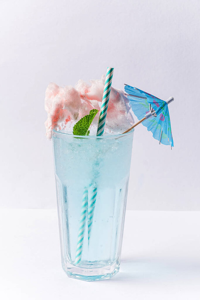 kids cocktail with cotton candy - Foto, Imagem